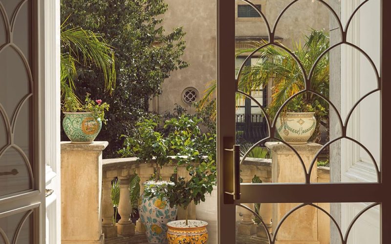 12 - Hotel courtyard