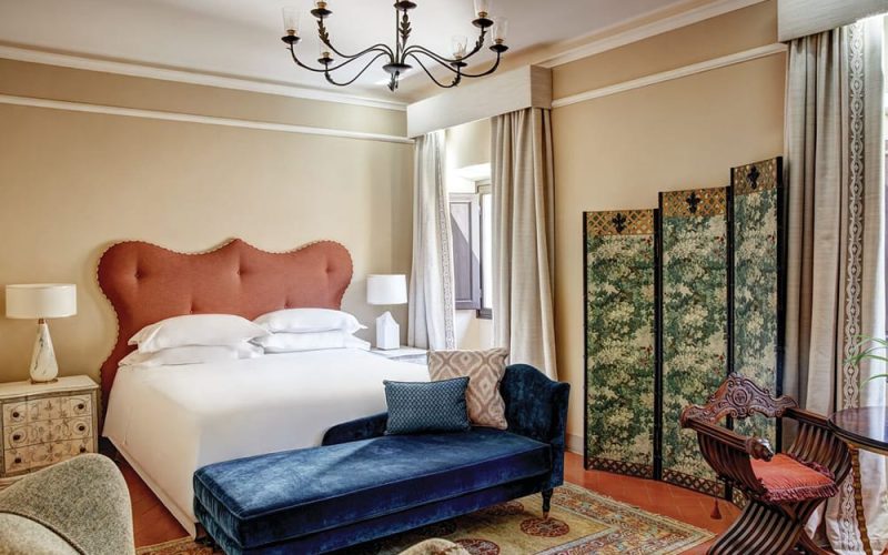 14 - Hotel room