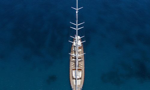 7 - sailing boat from above